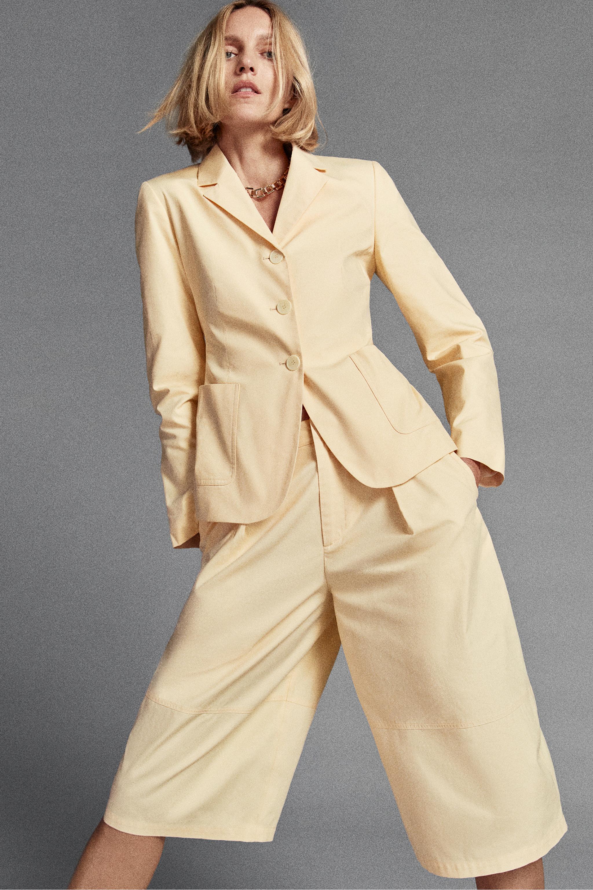 ZW COLLECTION PLEATED BERMUDA SHORTS